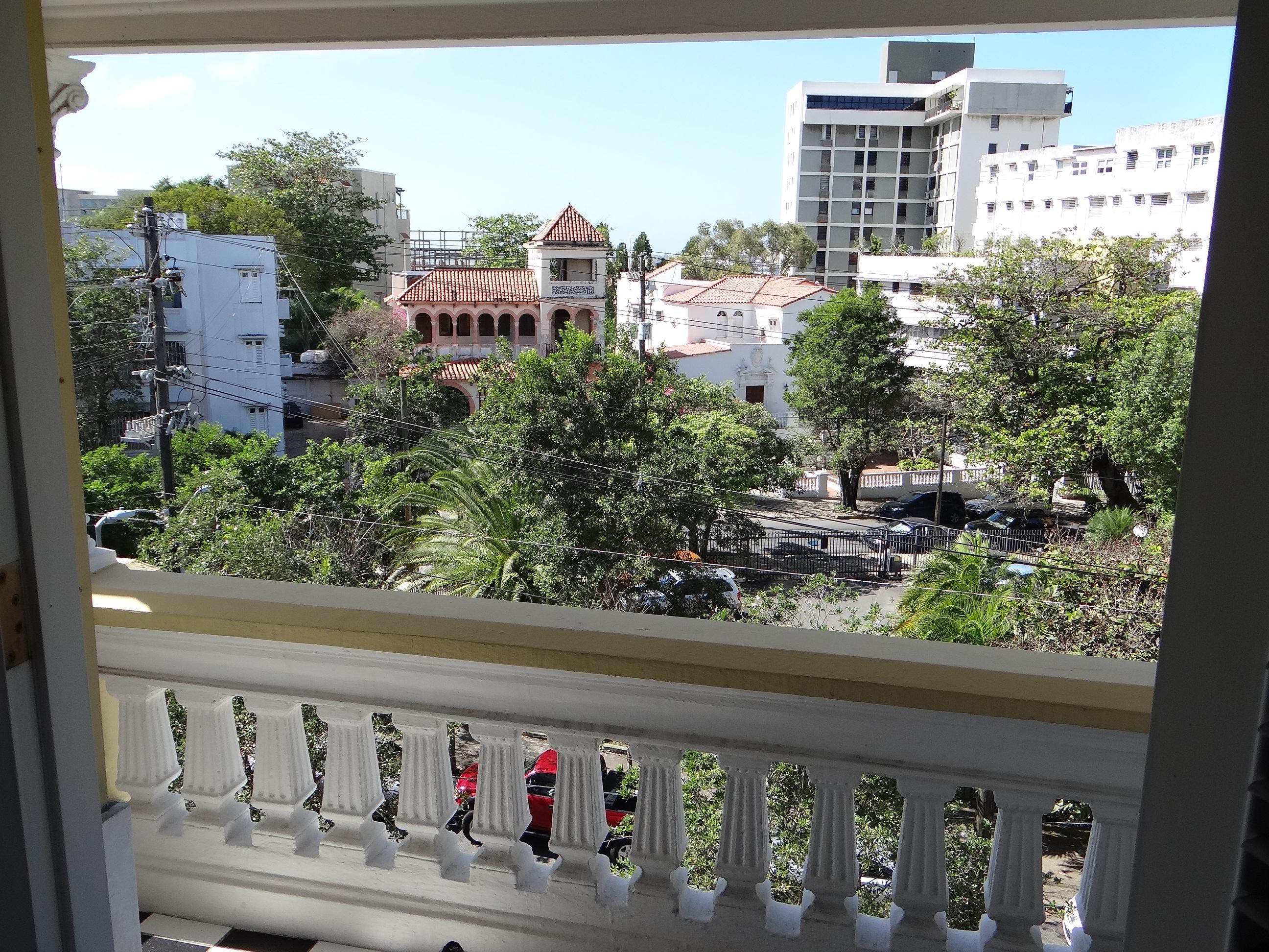 Casa La Giralda - Avenida Miramar, esquina calle Marti 651 - San Juan (Miramar) - 2014 00017